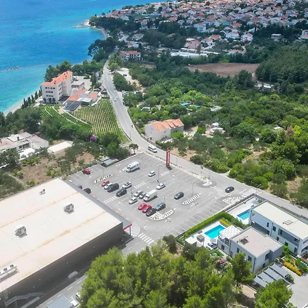 Ferienhaus Cozy In With Jacuzzi Orebić