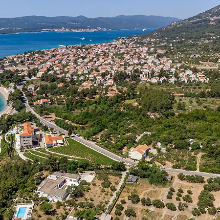 Ferienhaus Cozy In With Jacuzzi Orebić