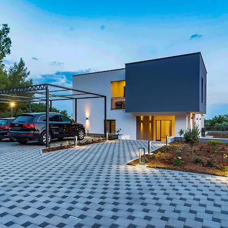 Cozy In With Jacuzzi Orebić