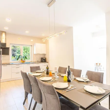 Cozy In With Jacuzzi Orebić