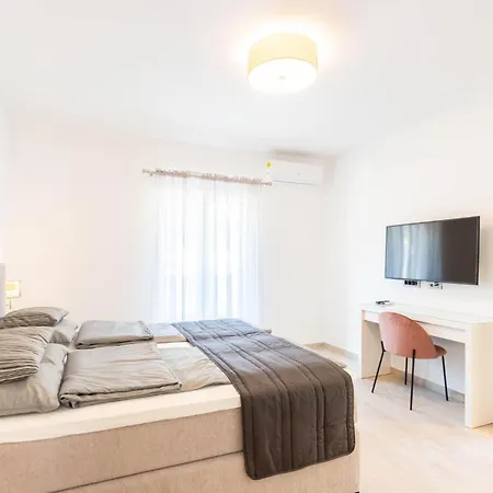 Cozy In With Jacuzzi Ferienhaus