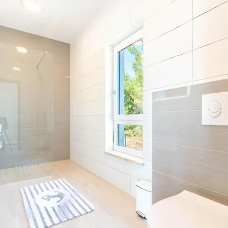 Holiday home Cozy In With Jacuzzi *