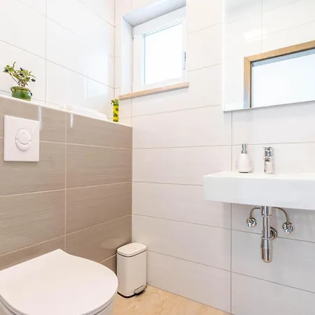 Ferienhaus Cozy In With Jacuzzi Orebić