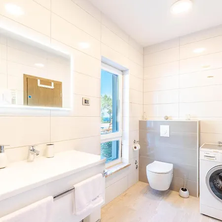 Cozy In With Jacuzzi Ferienhaus *