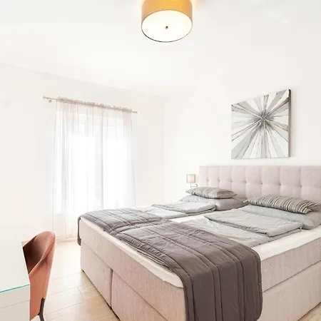 Cozy In With Jacuzzi Ferienhaus Orebić