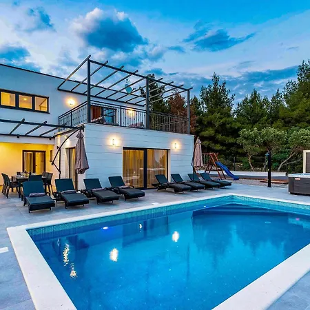 Cozy In With Jacuzzi * Orebic