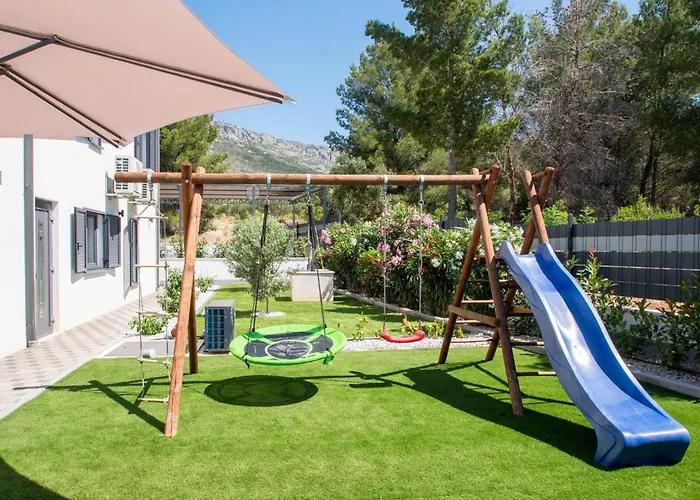 Cozy In With Jacuzzi 別荘 *