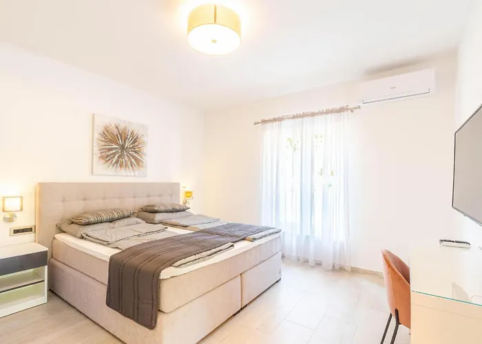 Cozy In With Jacuzzi Дом отдыха Оребич