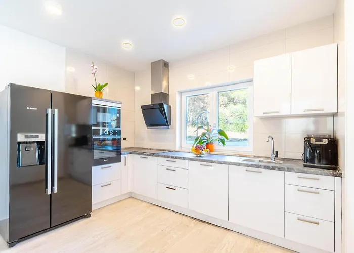 別荘 Cozy In With Jacuzzi オレビック