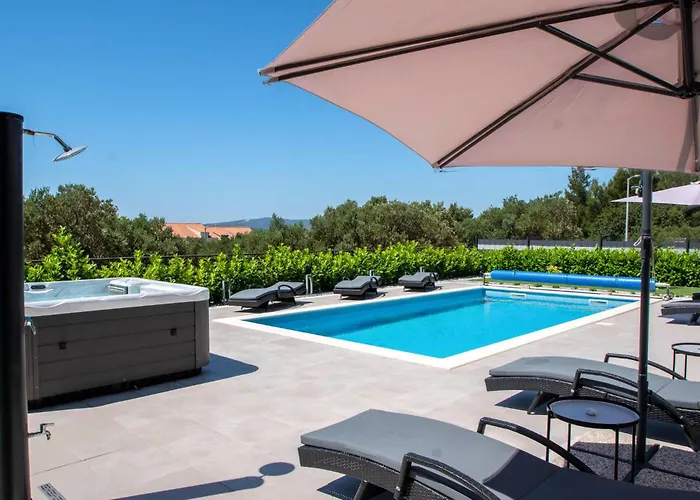 Cozy In With Jacuzzi Дом отдыха