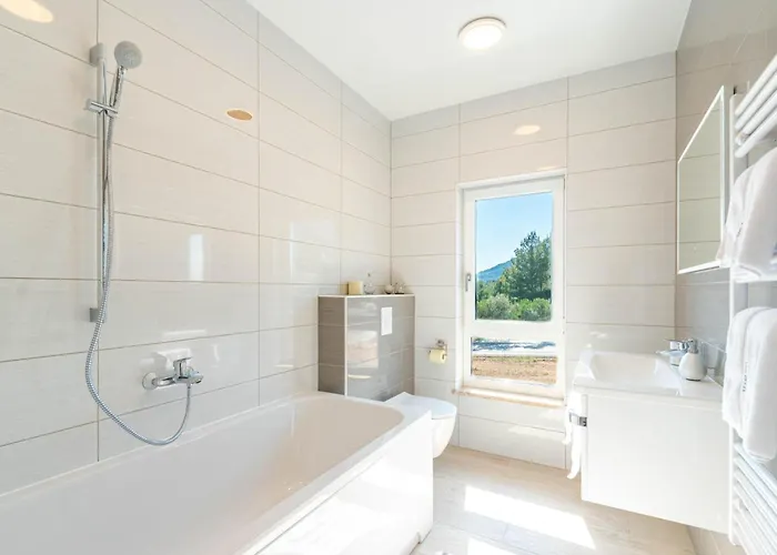 Cozy In With Jacuzzi Дом отдыха *