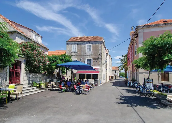 Cozy In With Jacuzzi *