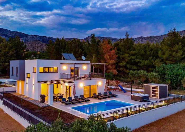 別荘 Cozy In With Jacuzzi オレビック