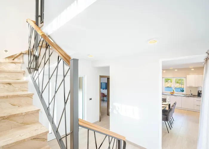 Cozy In With Jacuzzi *